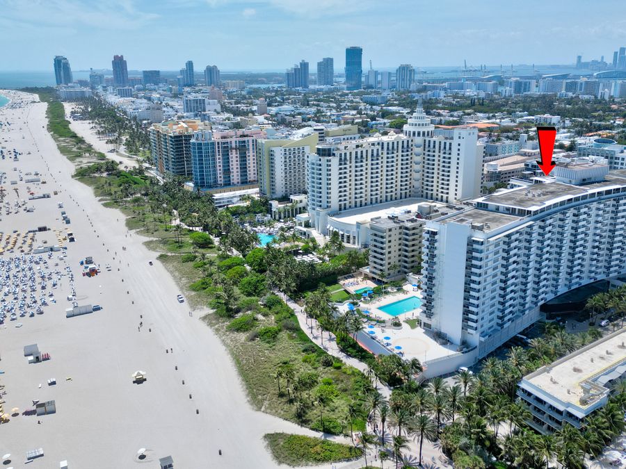 Aerial view of Miami Beach Lincoln Road